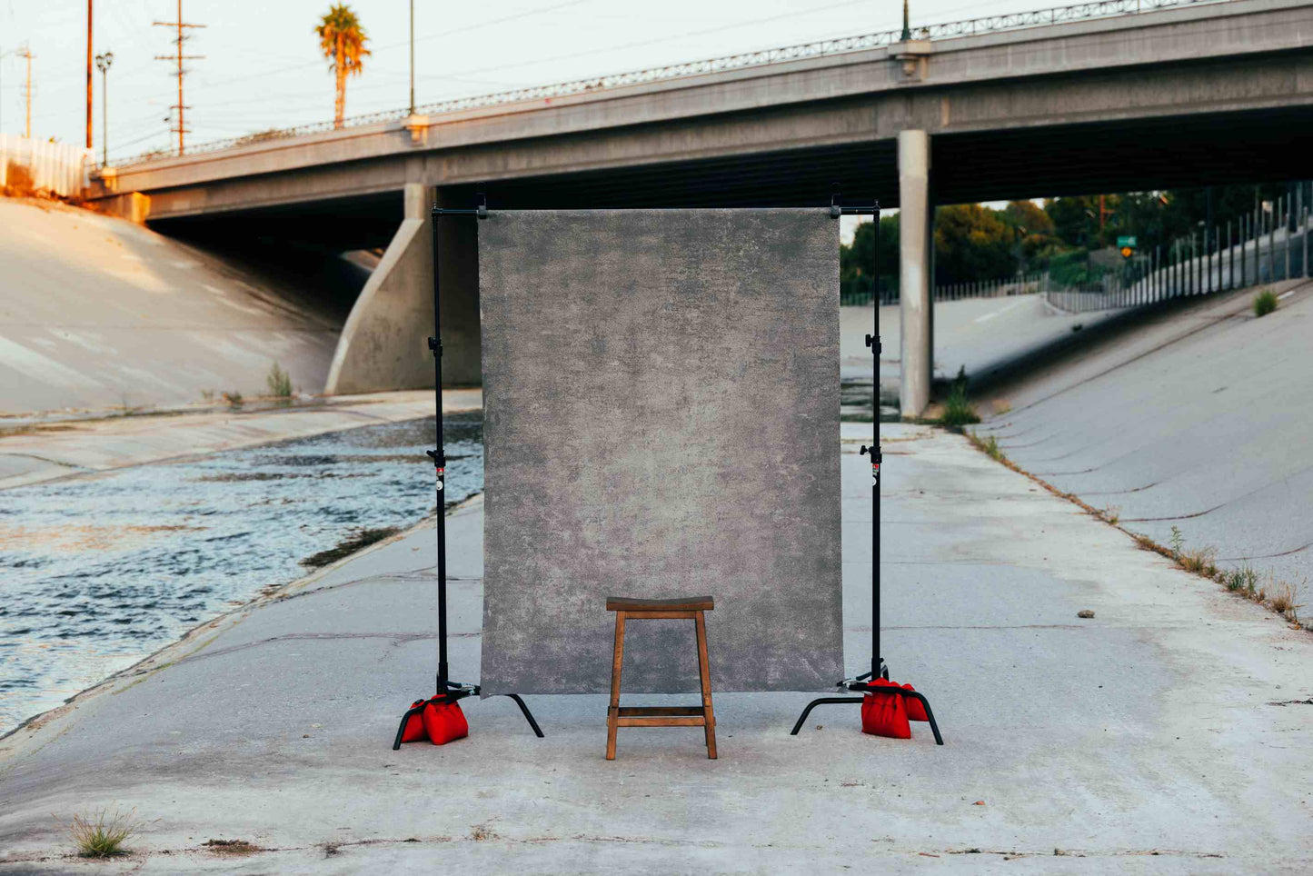 Clotstudio #517 hand-painted canvas backdrop in grey textured, perfect for portrait photography (shot by @jakelylephoto)