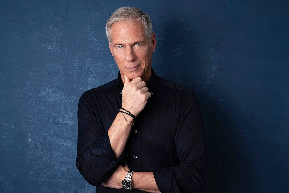 Clotstudio #71 hand-painted canvas backdrop in deep blue soft textured, perfect for portrait photography