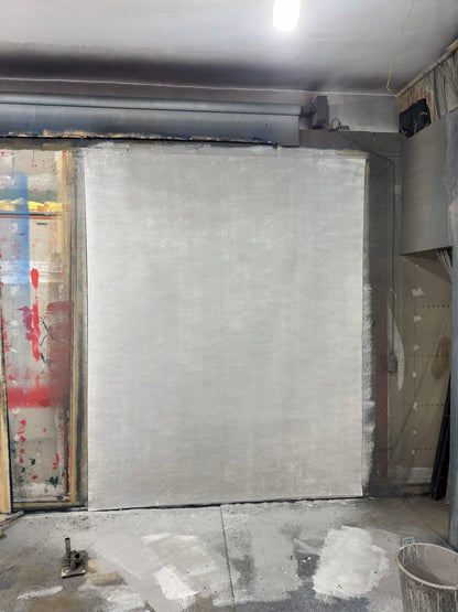 Toile de fond abstraite blanche avec un peu de gris texturé peinte à la main de Clotstudio #clot60